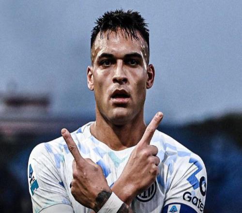 10，11！足壇一夜綜述！2大聯(lián)賽榜首易主，米蘭登頂，皇馬爆冷