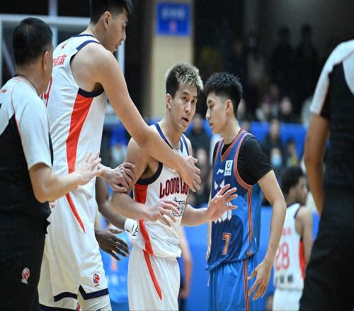 宣布休戰(zhàn)！郭艾倫該退役了兩場(chǎng)平均12.5分，明年大合同泡湯