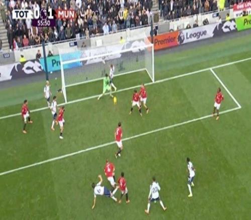 英超：曼聯(lián)門(mén)將拉門(mén)斯神級撲救引爆全場(chǎng)