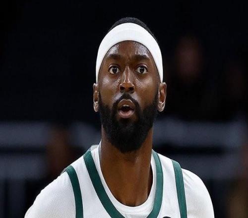 半場(chǎng)攻下24分，波蒂斯：雄鹿擁有NBA最好的替補(bǔ)球員