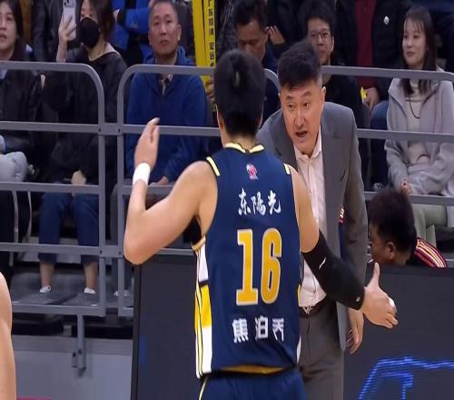 機會來了！CBA“冠軍鋒線”被廣東隊看中，朱芳雨將重金挖走