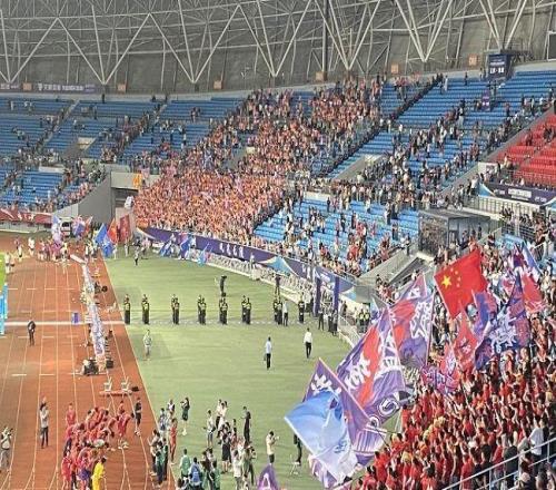 嘗試30多次終于中簽！5%幸運球迷見證蘇超四強誕生