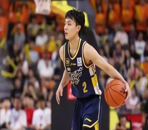 廣東隊絕對核心！媒體發(fā)出徐杰本賽季數據情況杜鋒得給他減壓