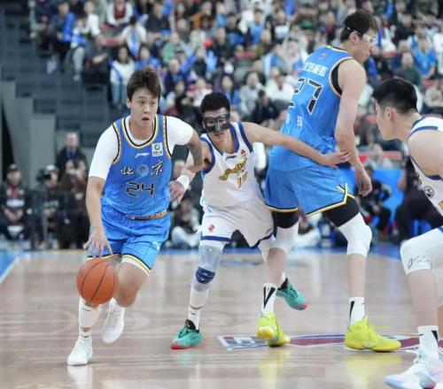 廣廈終結北京7連勝！孫銘徽22+5，趙睿傾盡所有，他末節直接超神