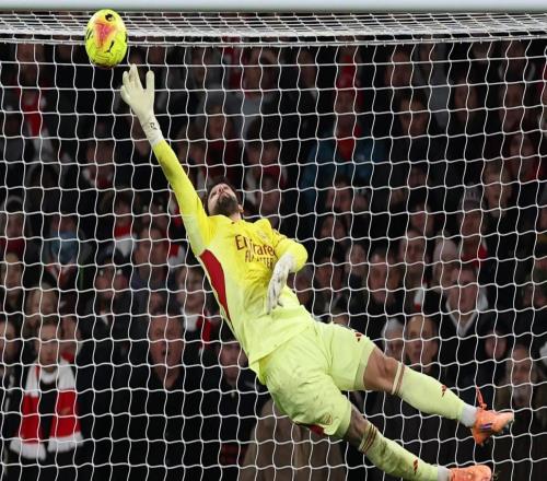 拉亞達成英超150場(chǎng)里程碑，58次零封英超門(mén)將同期最多