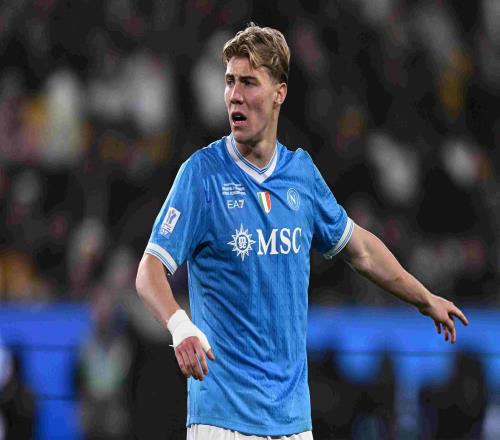 20！曼聯(lián)舊將屢失良機，那不勒斯終笑傲決賽，德布勞內躺著(zhù)奪冠