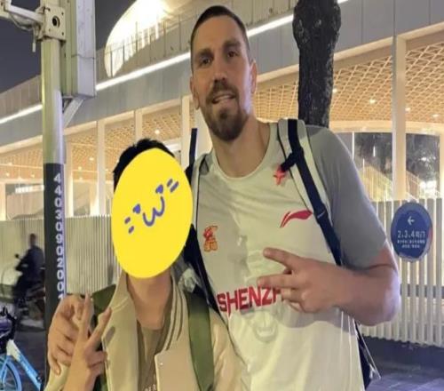 深圳外援控訴四川：破產(chǎn)邊緣還能簽新球員，一直沒付我工資還騙我