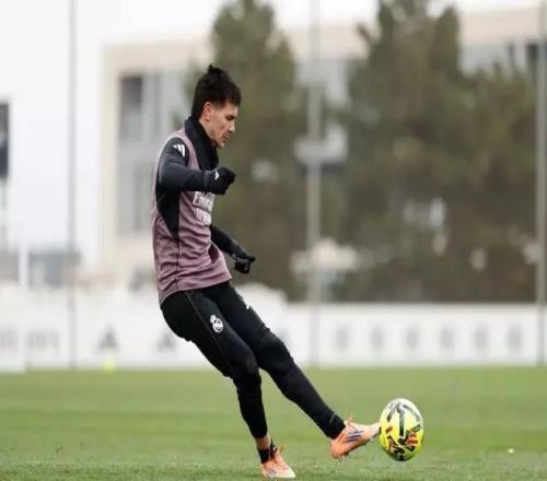 馬卡：阿隆索和馬斯坦托諾進行了溝通，為他制定競技規(guī)劃