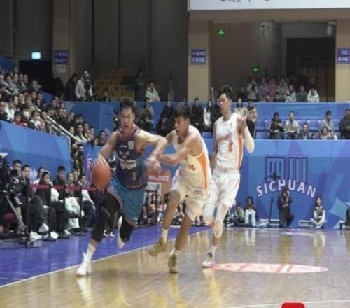 外援合璧難敵對手“三分雨”四川男籃無緣新年開門紅