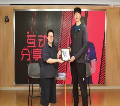 《我的冠軍老師》張哲嘉帶領(lǐng)學(xué)生解鎖排球魅力