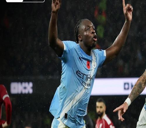 進(jìn)球+3射正+贏(yíng)對抗11次+過(guò)人7次+造3次機會(huì )，多庫比肩阿扎爾