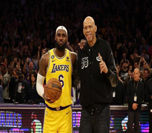 湖人名宿：沒想到詹姆斯超越賈巴爾成為總得分王，很難再有人超越他了