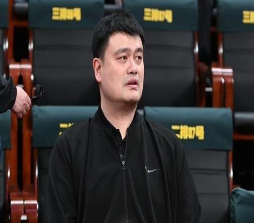 福利真好姚明開始從NBA領(lǐng)退休金了,效力3年+45歲每月可領(lǐng)1.3萬元