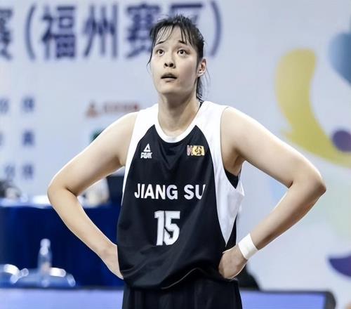 恭喜！中國女籃又一26歲2米王牌出爐：轟24+7，宮魯鳴招進(jìn)她嗎