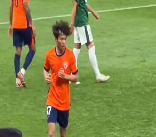 記者：青島海牛球員韋所為已經(jīng)跟隨重慶銅梁龍訓練