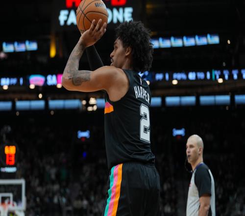 馬刺連續3年淘到寶！文班缺席榜眼扛大旗轟22分獨占25年新秀第一