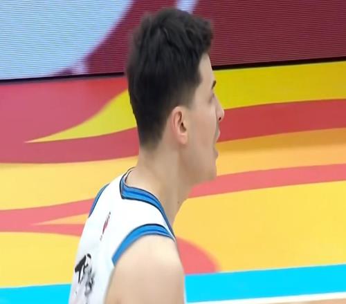 CBA勁旅又爆冷，四連??！山東男籃復蘇，最新積分榜：新疆變倒數