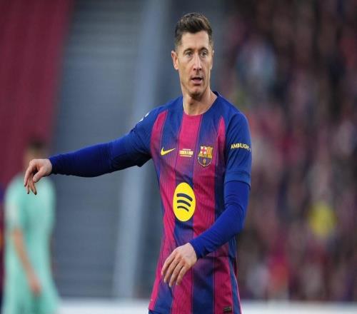 萊萬(wàn)過(guò)去15次首發(fā)出戰法蘭克福斬15球，曾兩次上演帽子戲法