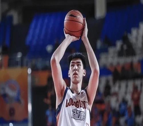 徐昕對山西殺瘋！碾壓劉傳興展聯(lián)盟頂級護框，場均蓋帽位居榜首！