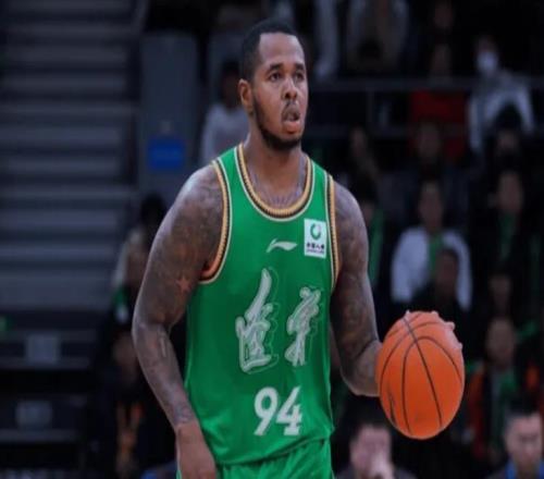 態(tài)度積極！遼籃新援主動(dòng)加練仍被球迷懟像三個(gè)月沒打球