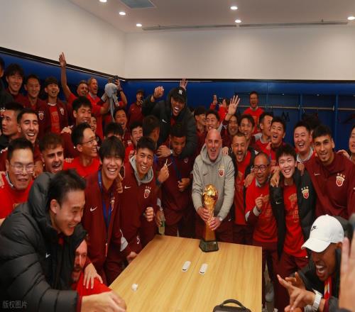 中超冠軍的亞冠之恥！10場不勝的海港，配不上全國球迷的期待