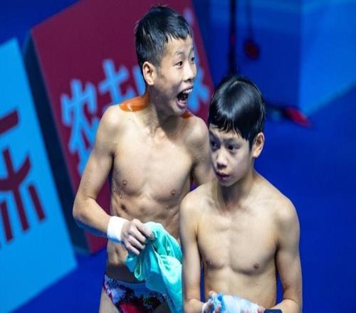 深圳健兒閃耀十五運會(huì )跳水賽場(chǎng)男、女將合力助廣東隊衛冕