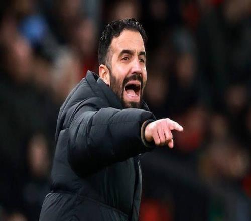 阿莫林再罵曼聯(lián)一人，解釋半場就換下他原因！冬窗欲賣他簽新前鋒