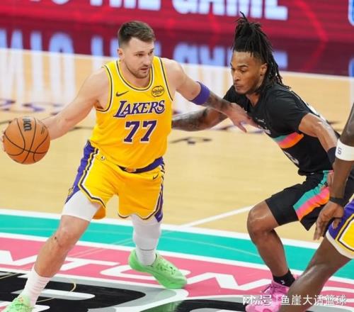 湖人91107馬刺！無奈的不是輸球，而是東契奇談?wù)材匪钩姓J一事實