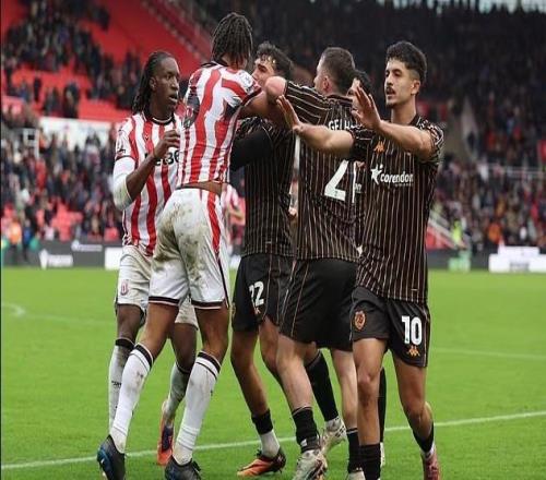 郵報(bào)：赫爾城客戰(zhàn)斯托克城絕殺后挑釁主場(chǎng)球迷，引發(fā)雙方?jīng)_突