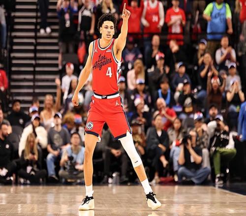 面對庫里砍20+7，三分命中率39%，二輪秀又如何他已成快船新太子