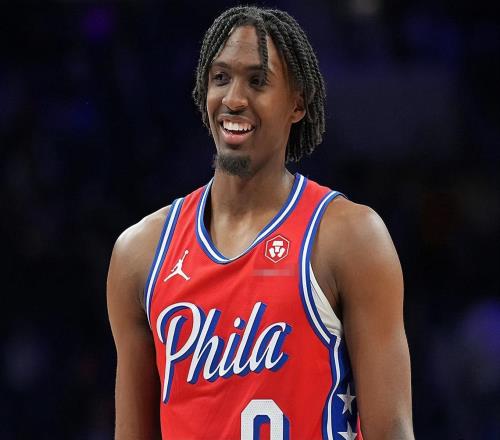 33分10板7記三分球！29分8助8斷！全明星首發(fā)菜鳥交上投名狀