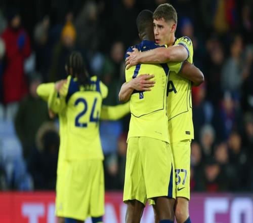 英超勁旅征服客場，成功復仇，追趕曼聯(lián)，被利物浦甩開7分