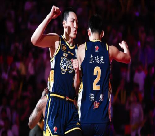 3號狀態(tài)回暖，2號又迷失了！8中2+4失誤，被四川19歲菜鳥打爆了