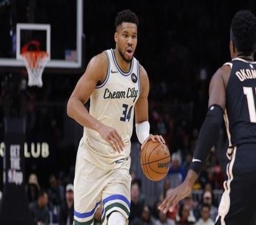 字母哥21+17+6沃克32+6+6雄鹿客場險(xiǎn)勝老鷹