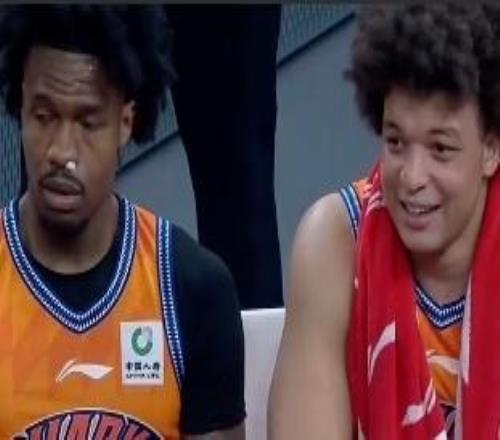 下半場發(fā)威！上海男籃8667大勝北京男籃