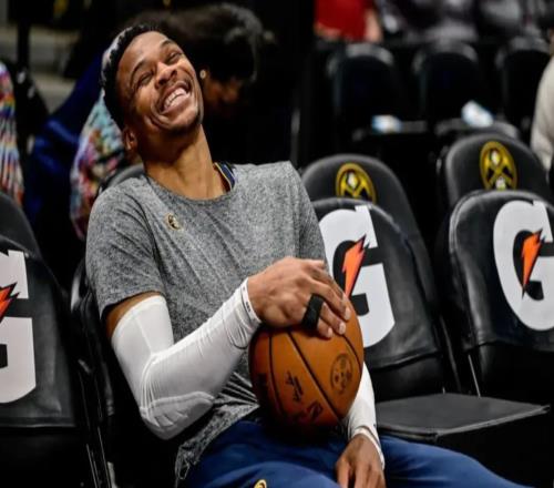 “我身體天賦滿格，就是腦子不太好使！”說(shuō)的就是NBA這五大神人
