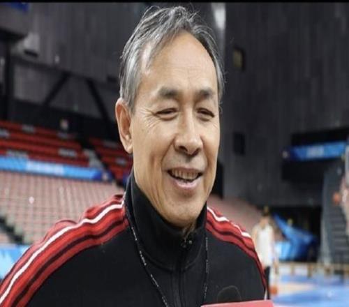 許利民：關(guān)于上一場(chǎng)的問(wèn)題全隊(duì)已達(dá)成共識(shí)，今天訓(xùn)練氛圍很好