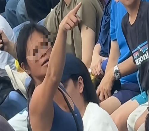 女子酒后觀看上海大師賽多次尖叫被抬走處罰！主辦方發(fā)提醒