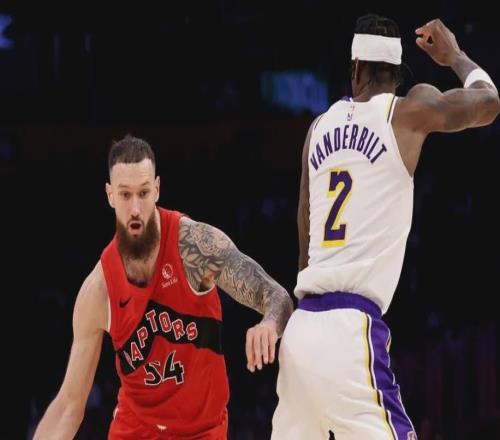 雷迪克主動(dòng)變陣！最近拉胯的湖人，終于贏一場(chǎng)回血！