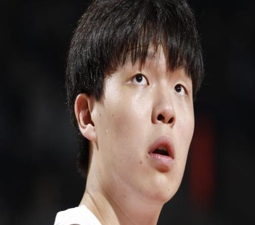 周琦拿錢真辦事，打爆北京看出他和楊瀚森差距！對小楊期待別太高