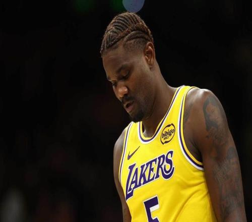 湖人隊主帥雷迪克僅用4字，解釋了海耶斯和艾頓的換人決定