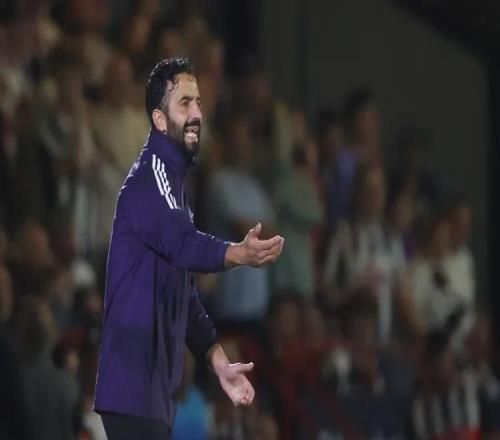 從保級(jí)隊(duì)到爭(zhēng)五狂魔！殘陣曼聯(lián)這一夜，踢出了弗格森的味道！