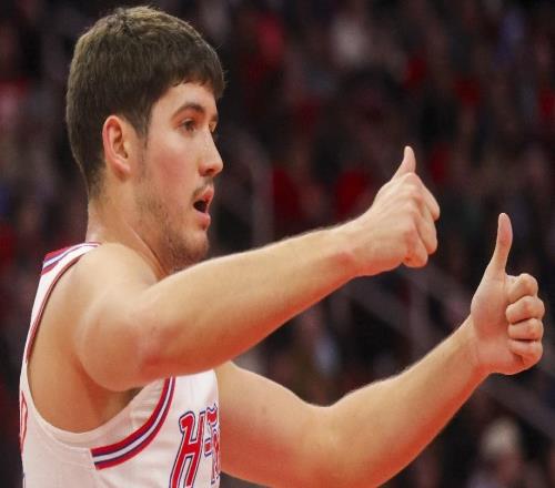 火箭12096籃網(wǎng)球員評(píng)價(jià)：6人優(yōu)秀，3人及格