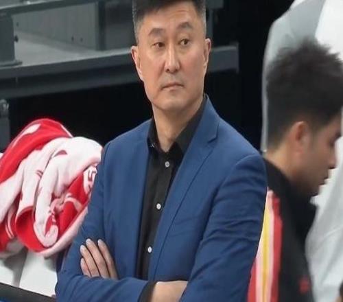 杜鋒：曾凡博回歸增加北京陣容厚度希望遠(yuǎn)離傷病為國(guó)家隊(duì)更多支持