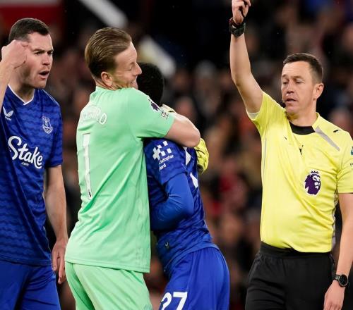 隨著曼聯(lián)01埃弗頓，英超第12輪結束了所有比賽，最新積分榜如下