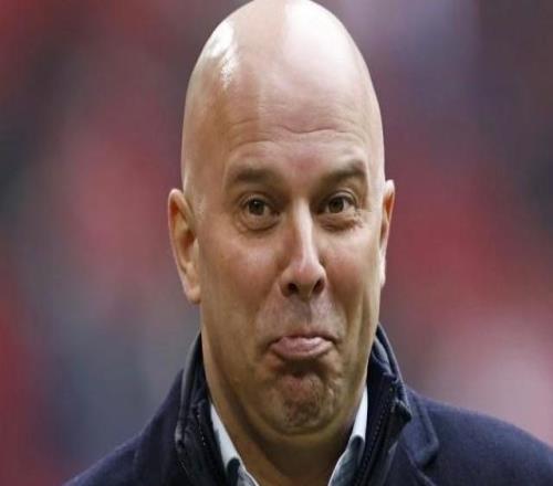 斯洛特生死戰(zhàn)當(dāng)前，球員集體休假