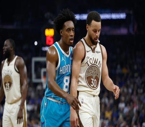 庫(kù)里回家一掀開(kāi)被窩，發(fā)現(xiàn)塞克斯頓已經(jīng)在里面了