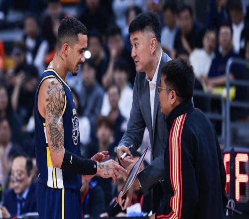 5分險(xiǎn)勝深圳！徐杰、薩林杰立功，杜潤旺復(fù)出5中4，胡明軒低迷