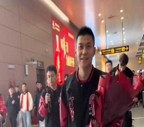 黃希揚(yáng)：沖超后一直處于興奮激動(dòng)狀態(tài)，身體允許的話會(huì)繼續(xù)踢