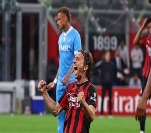 40歲魔笛踢瘋了！上演狂奔回追！來米蘭不養(yǎng)老，成了球隊中場大腿